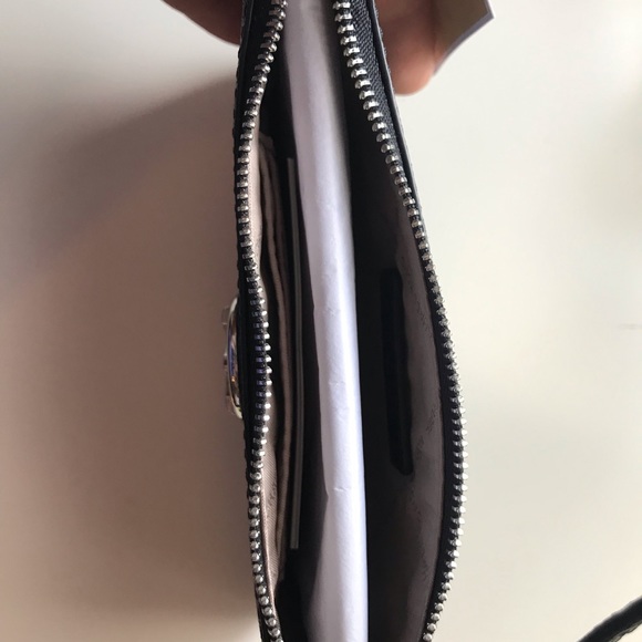 MICHAEL KORS Fulton Wristlet Navy Blue - Picture 2 of 5